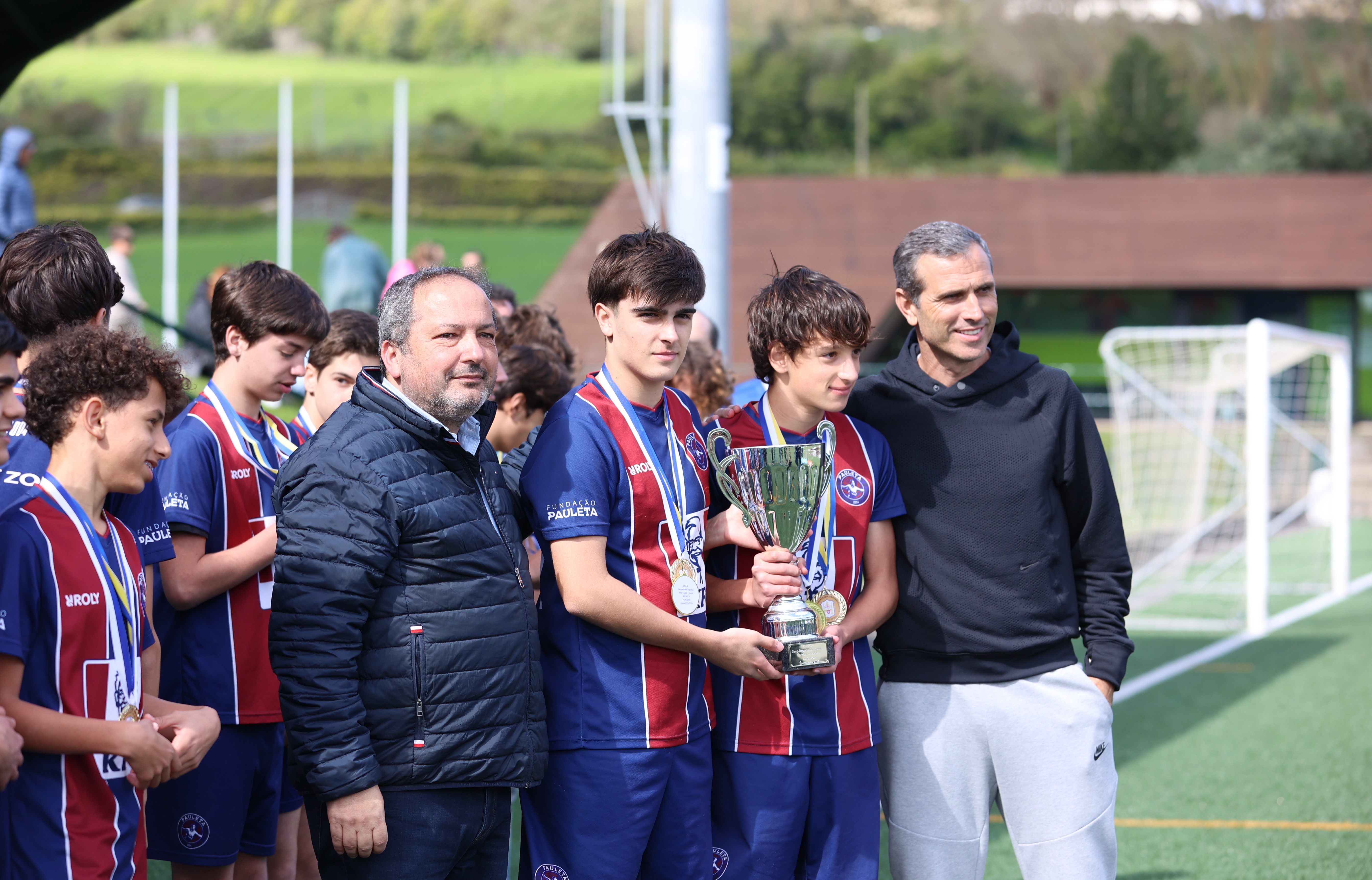 Entrega das Taças aos capitães da equipa, Filipe Cardoso e Lourenço Rodrigues