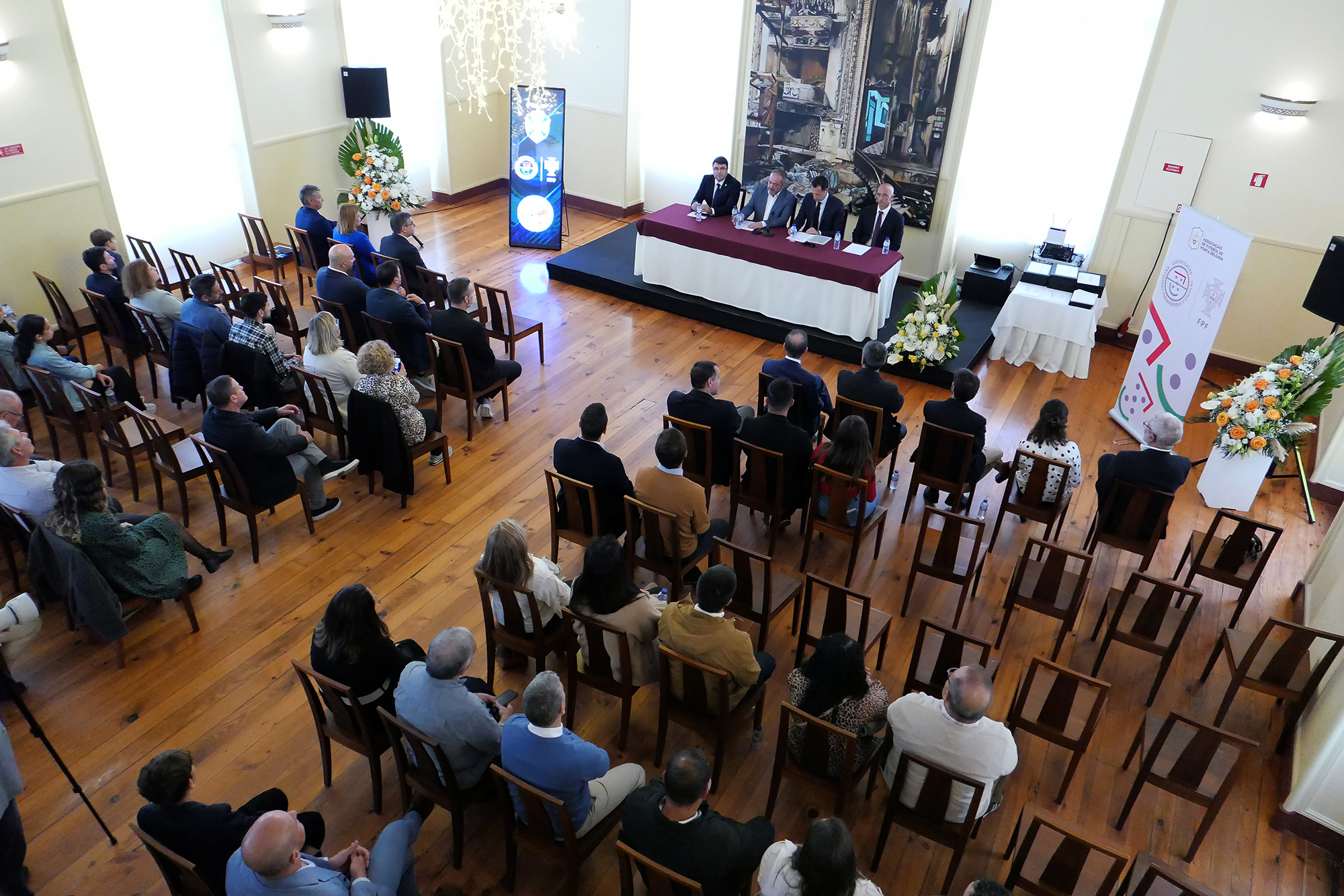 38 clubes certificados pela Federação Portuguesa de Futebol